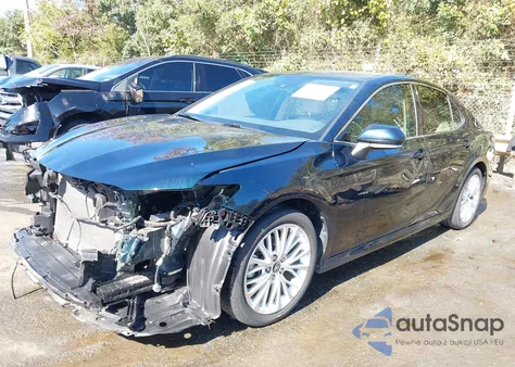 2020 Toyota Camry Xle z USA, uszkodzony, nr VIN 4T1F11AK7LU910850